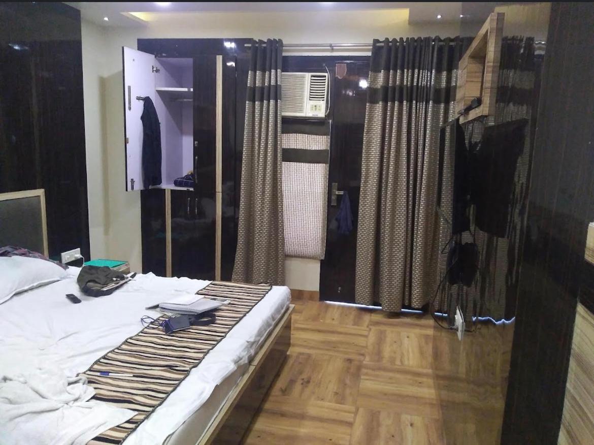 Отель Oyo 86669 Arnav Residency Нью-Дели Экстерьер фото